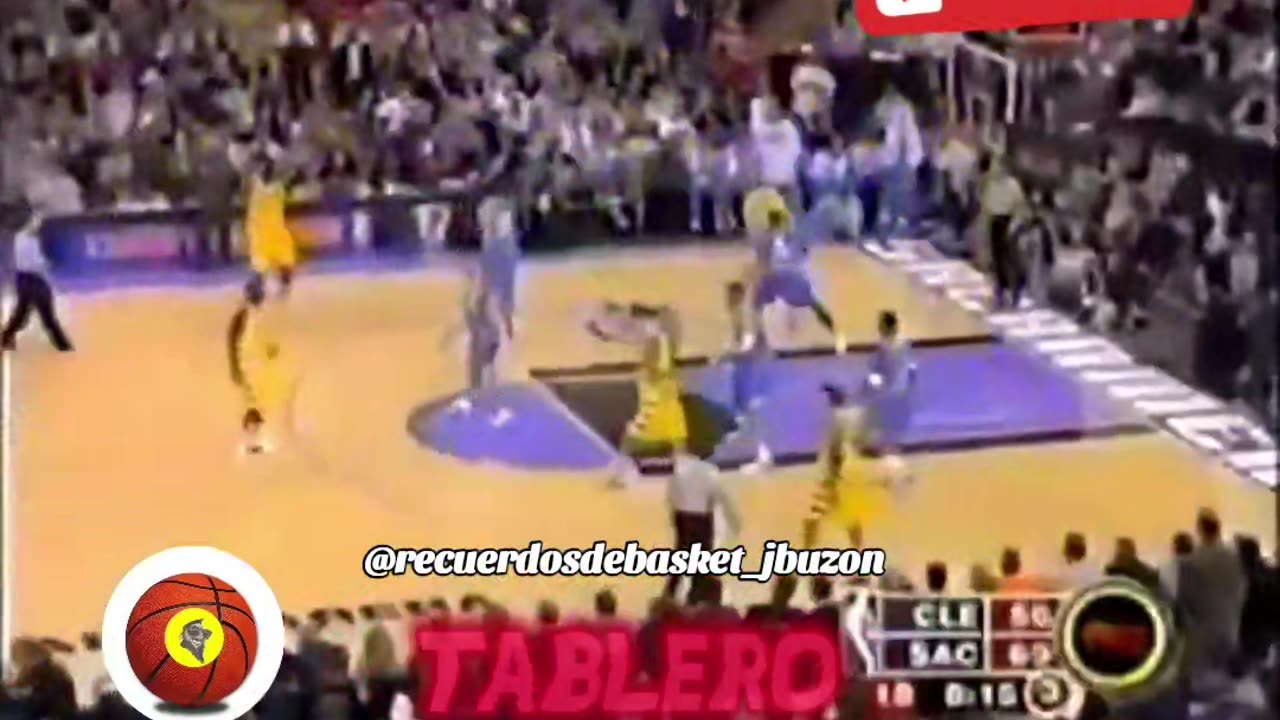 IMPRESIONANTE TAPÓN DE BIBBY A LEBRON
