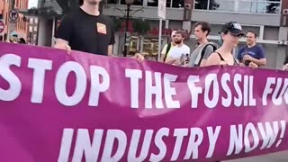 TRUMP SUPPORTER 'TROLLS' Stop fossil Fuel protesters in Somerville, MA