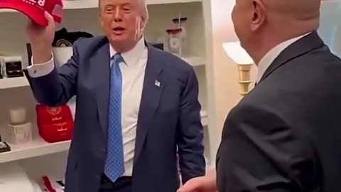 Cracker Barrel new logo sucks! Silksong announced! White House tik tok, MAGA gift shop, and War Hero