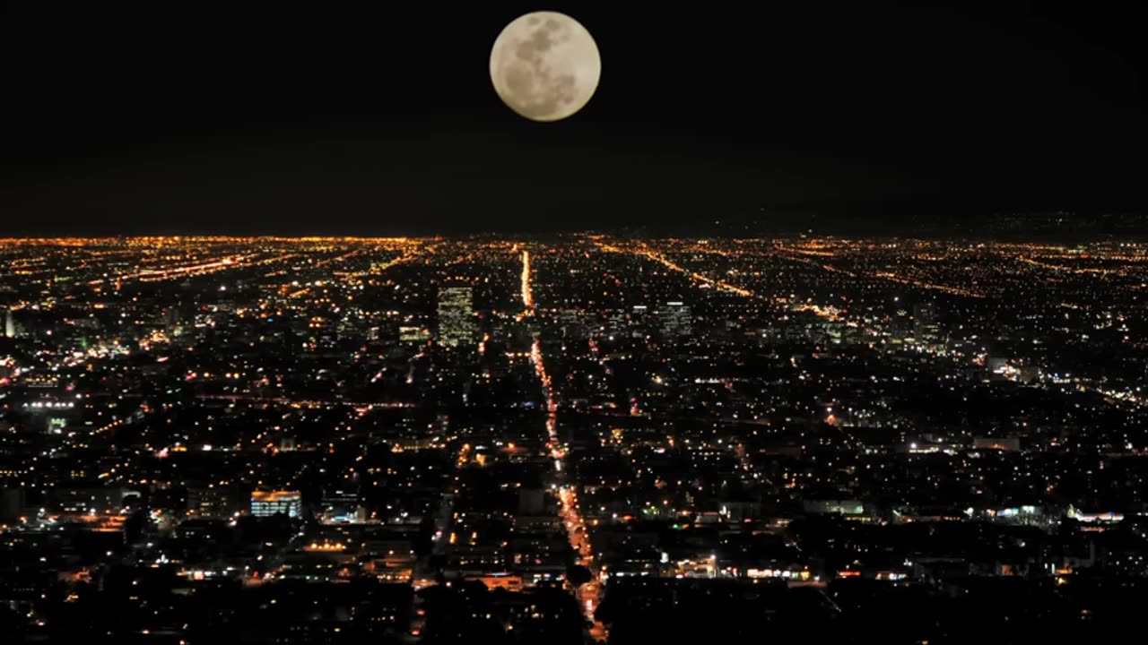 Why Does the Moon Look Larger at the Horizon? We Asked a NASA Expert