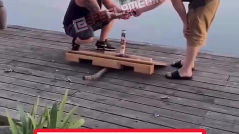 This is your sign: never hold a firework in your hand. 🚫🎆