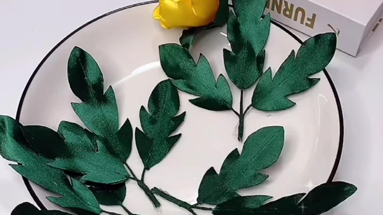 Simple Paper Ornaments: Easy and Decorative Designs