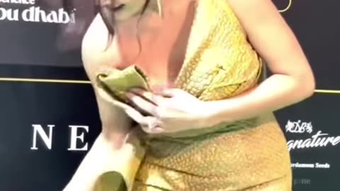 ෆැශ්න් කරද්දී ｜ Indian actress strapless gown trending #fashion #girlsclothi