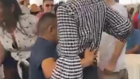 Brave guy captured the girl 😌