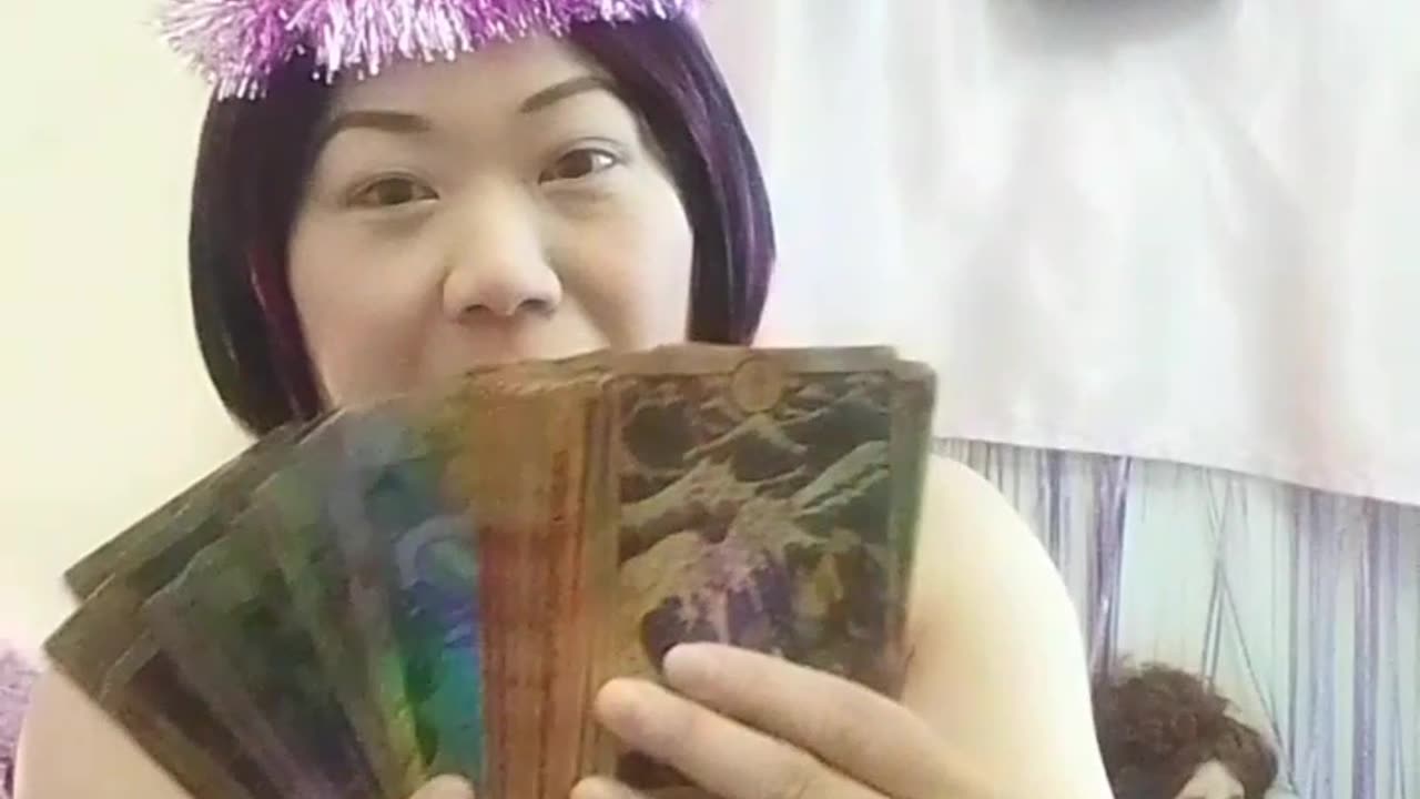 KITTY 😺 S1 E38 I Can Not wear this anywhere But HERE