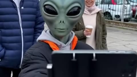 German Alien in Duisburg NRW 😂 Sora2
