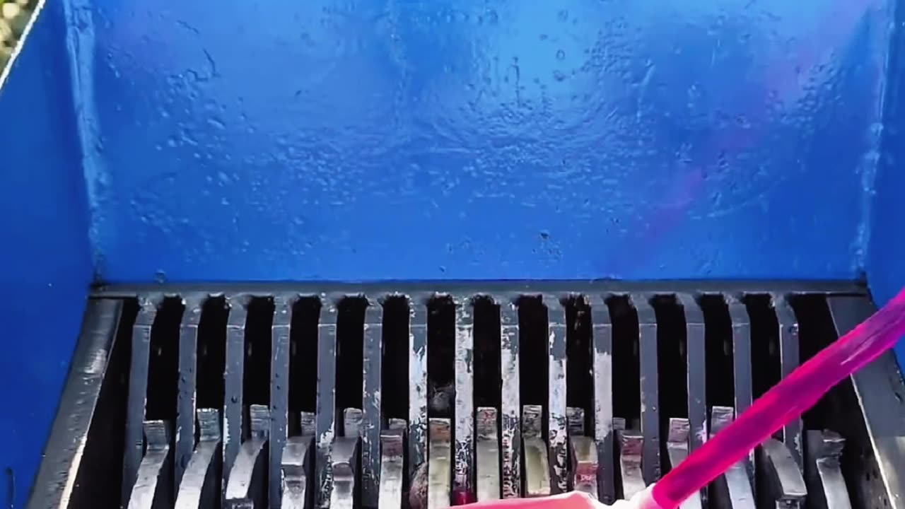 Red Gel Makes Most Satisfying Shred