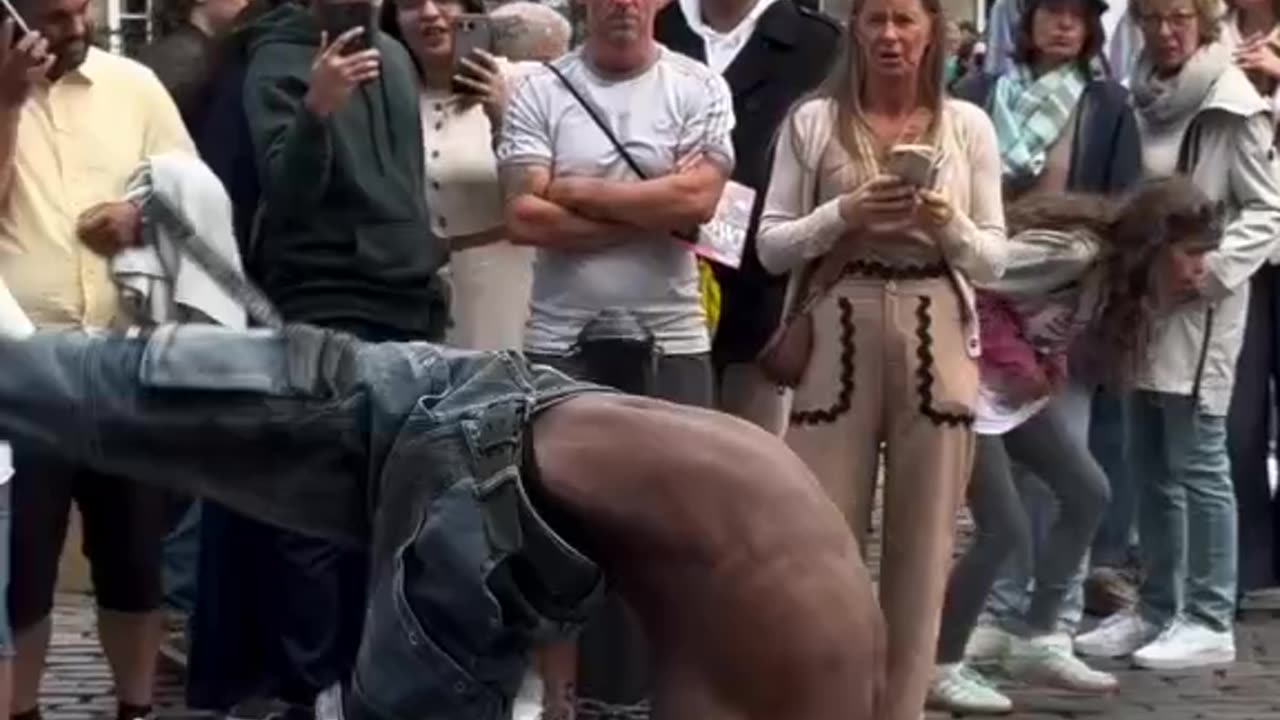 Gravity doesn't exist for this guy.
