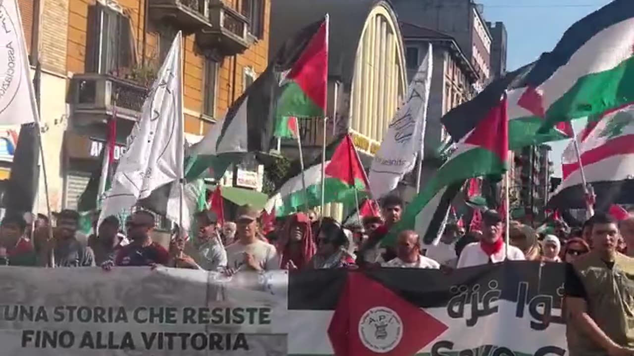 people are protesting to save Gaza from Milano