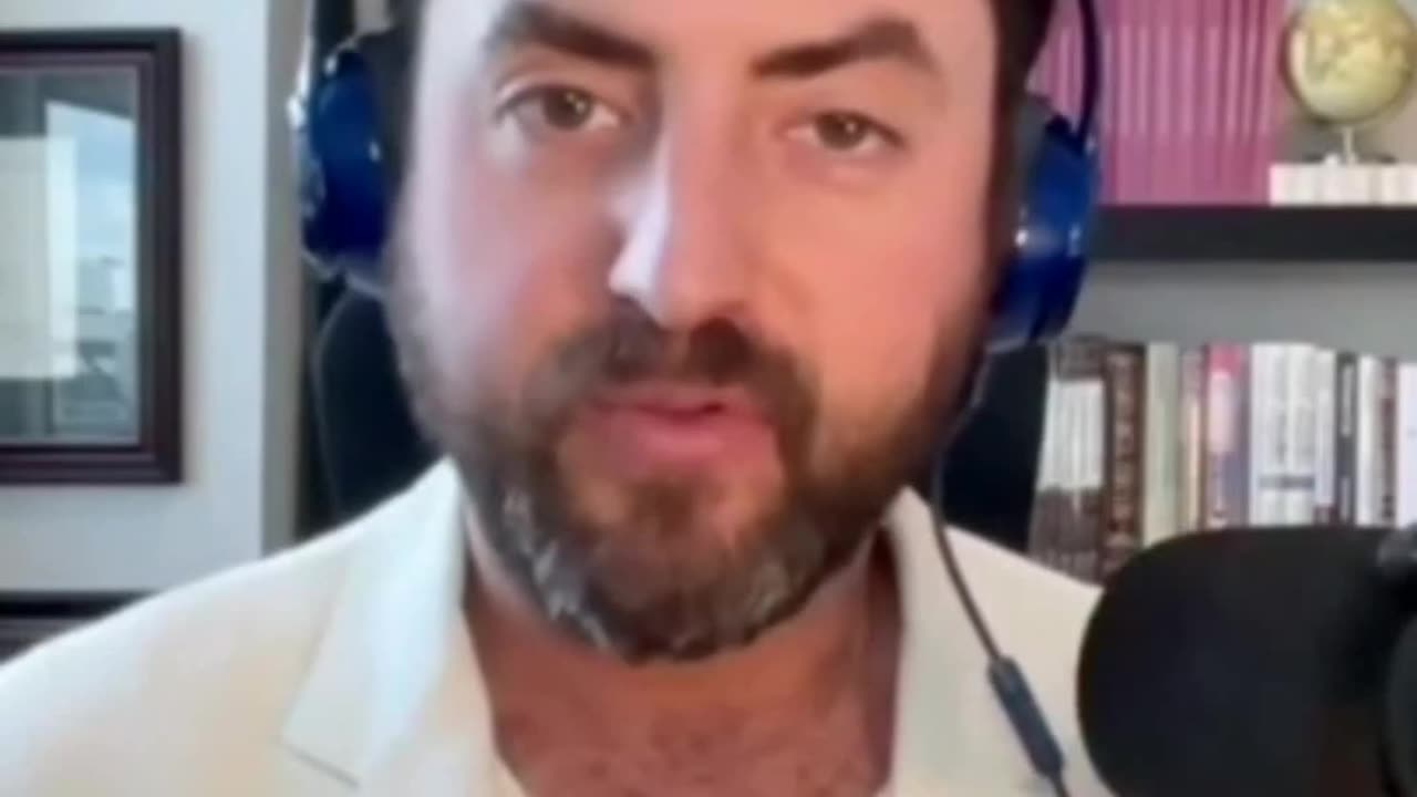 Navigating Controversy Tucker Carlson s Strategy