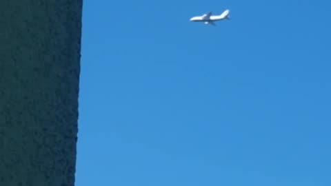 ✈️🇺🇦👀 An-124-100 cargo plane over Kyiv today.