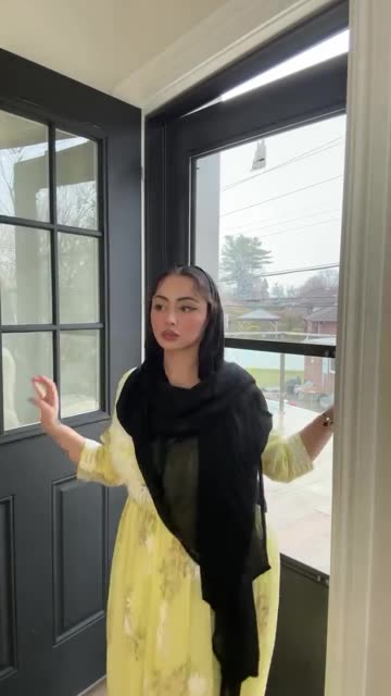 Male it clap loudest.