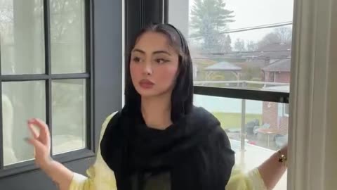 Male it clap loudest.