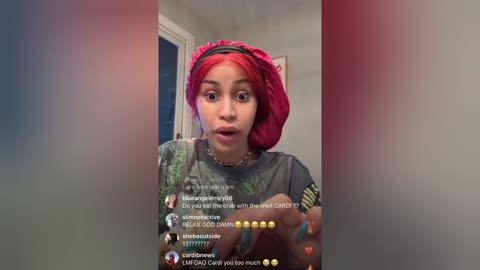 Cardi b, Eating crab on IG live