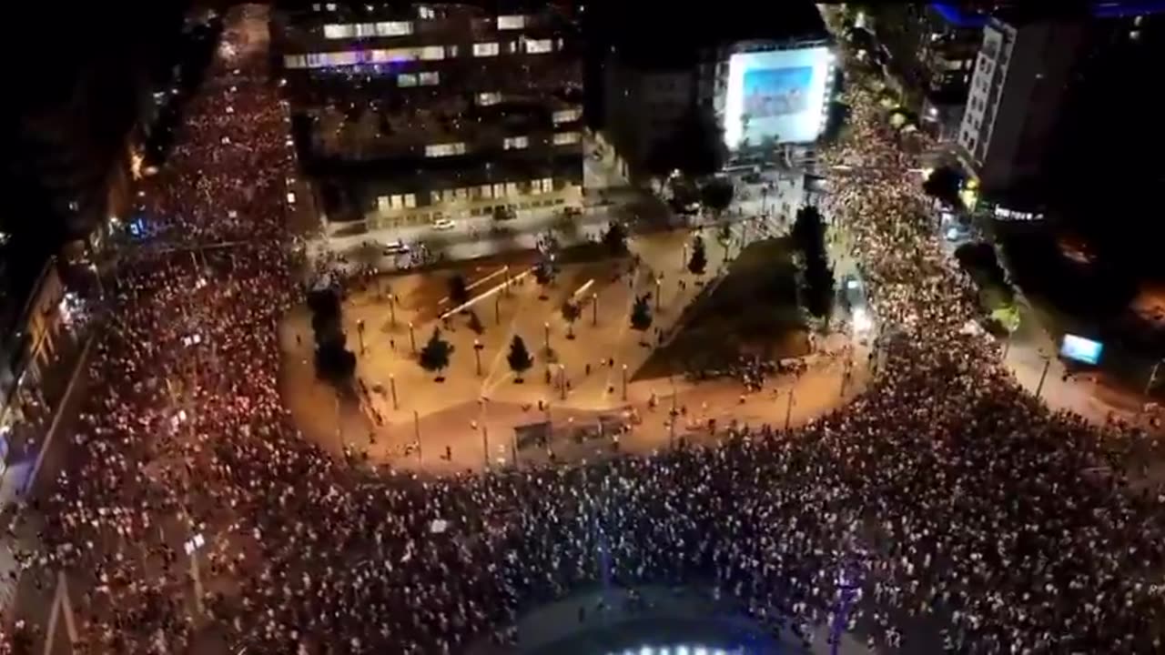 🇷🇸🚨 BREAKING NEWS Tens of thousands flood the streets of Serbia’s capital!