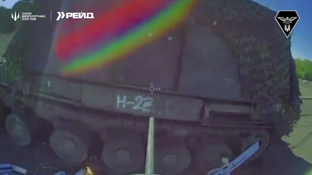 🔥💥 FPV drone destroyed Russian Msta-S self-propelled howitzer.