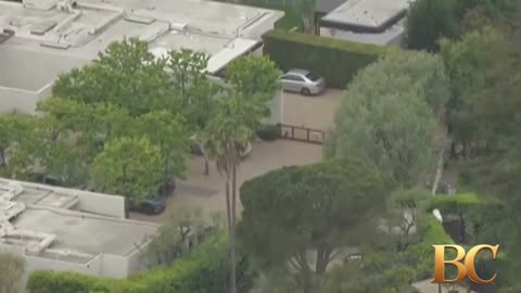 Man arrested after crashing car into front gate of Jennifer Aniston’s home