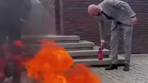 Polish politicians set the European Union flag on fire