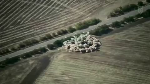 (INSANE)Russian Heavy Gun Detonates As Cluster Munitions Shredding Dozens of Responding Infantry