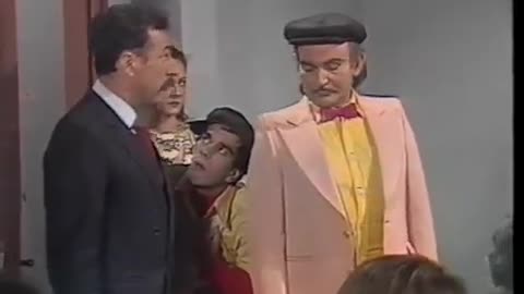 ΧΑΜΟΣ ΣΤΟ ΤΣΑΝΤΙΡ ΤΑΟΥΝ Νο2 1986