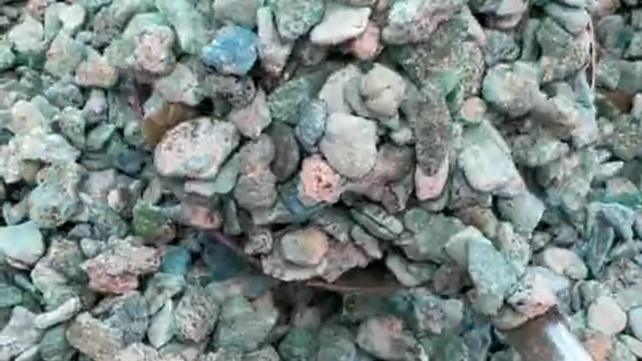 250507-1 Natural raw ore turquoise rough material, the treasure hidden in stones
