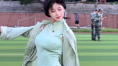 Daily Beauty EP 32 | Flirty Sage Green Gown Provocative Hip Hop Dance