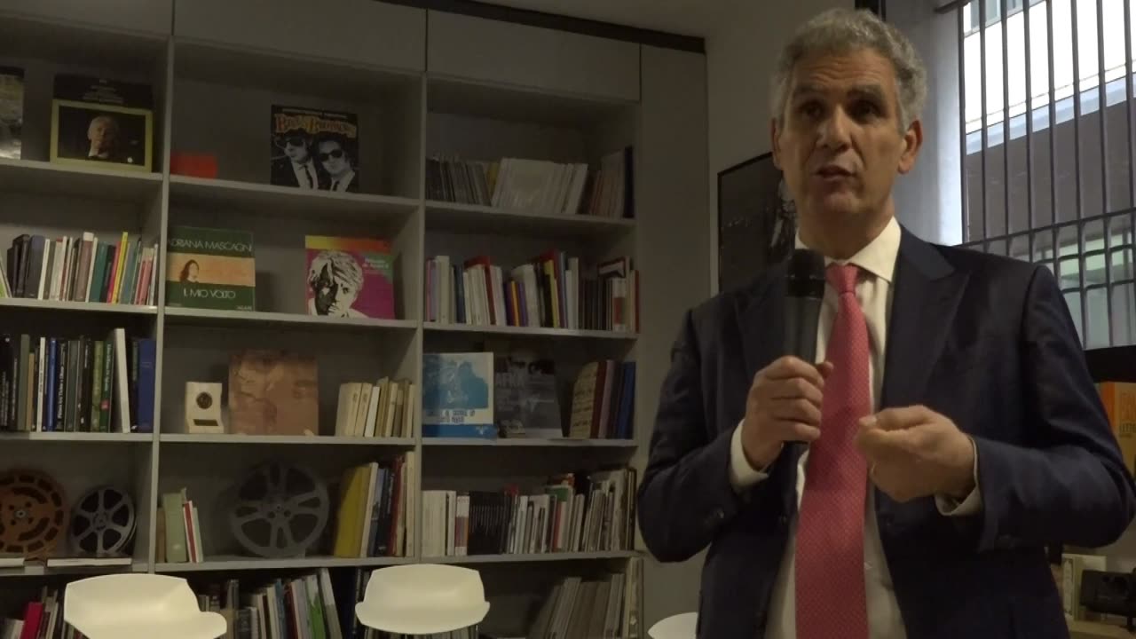 PRESENTA IL TUO LIBRO: La società del ricatto e come difendersi