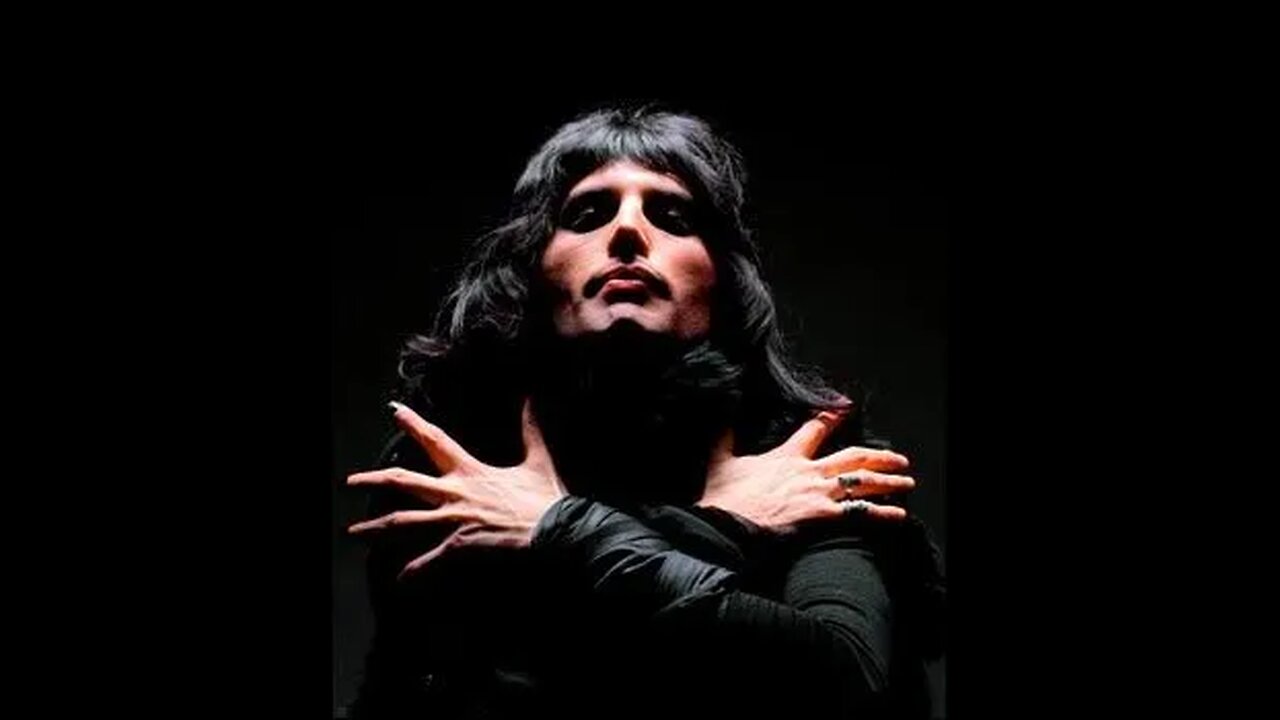 {REPOST} I BET YOU DIDN'T KNOW THIS ABOUT QUEEN _BOHEMIAN RHAPSODY_ SINGER FREDDIE MERCURY