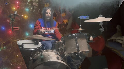 Santa Baby from Miss Piggy (drum cover)