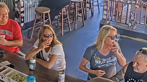 Candid Sexy Smoking Woman 718