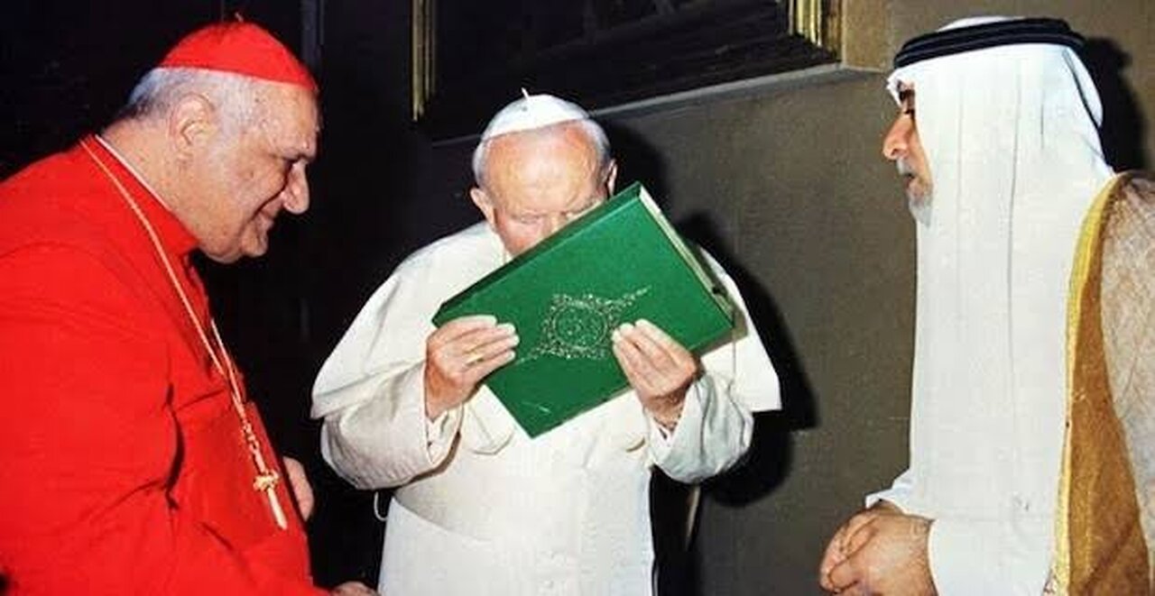 POPE KISSED QURAN! OH WOW WHAT DO WE DO NOW? DO WE GIVE UP ON OUR CHRISTIAN FAITH AND BELIEF IN JESU
