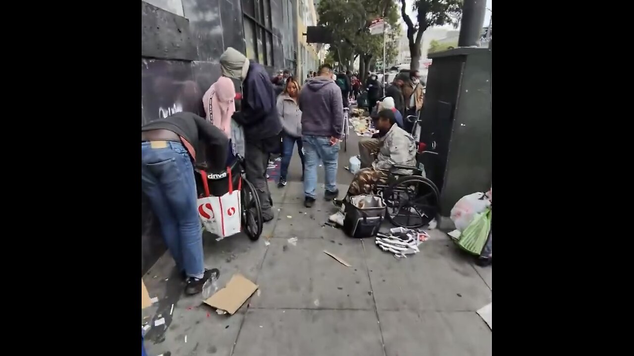 DOWNTOWN ON THE STREETS🚏🚗⛺️🧟OF SAN FRANCISCO🧟‍♂️🏪🚶🏻💫