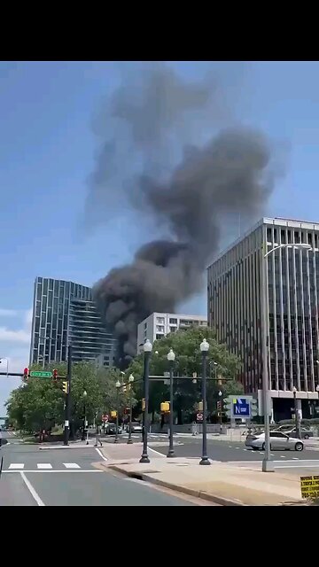 BREAKING: An explosion in Arlington, Washington D.C., after a black van exploded