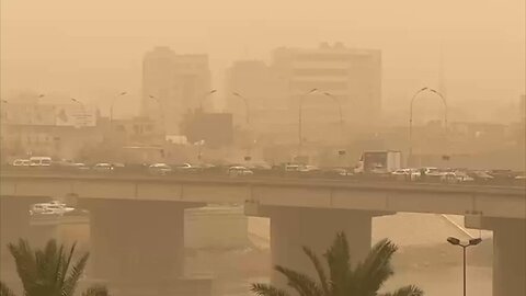 Heavy sandstorm covers the Iraqi capital of Baghdad