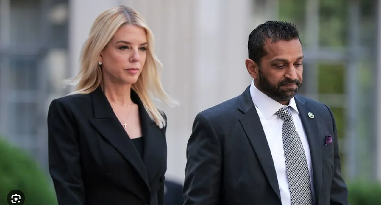 Total Chaos Erupts at WH as Pam Bondi and Kash Patel Clash.mp4