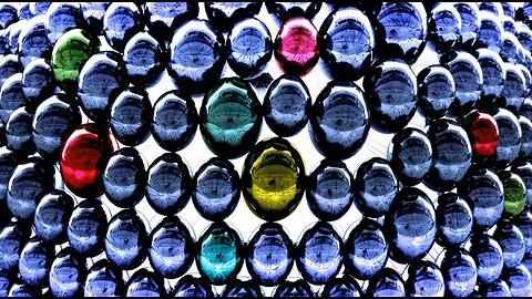 Mar de bolas de colores