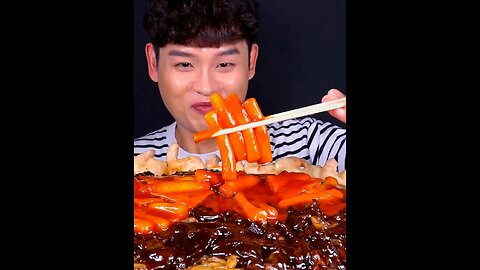 Korean noodles, fried rice cakes, fried shrimp