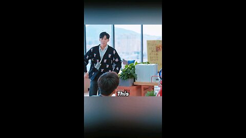 The boy treated the whole company to milk tea on his first day at work._futurelink _movie