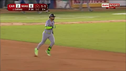 Lenyn Sosa sacó la bola en Valencia