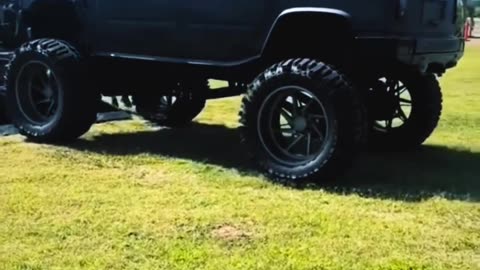 Stunning Hummer Unloading from Open Trailer! 🚛 Check Out This Reveal!