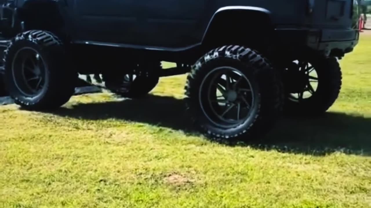 Stunning Hummer Unloading from Open Trailer! 🚛 Check Out This Reveal!