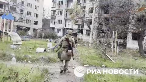 🇷🇺 🏹 🎬 The Russian group "Center" captured two Ukrainian servicemen