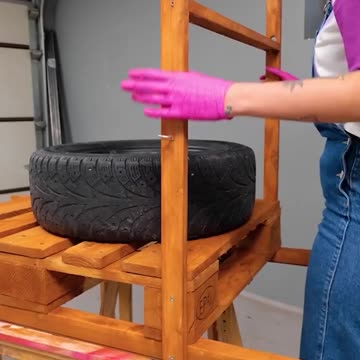 Turning palletes into snow-day happiness 🐕❄️🛷