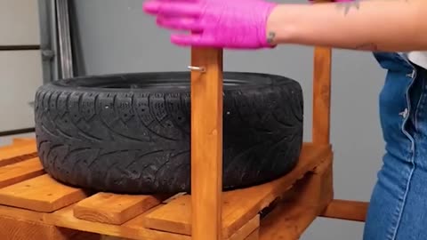 Turning palletes into snow-day happiness 🐕❄️🛷