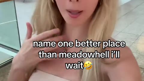 Natural tgirl in shopping