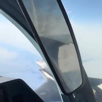 F-35 and Su-35 over Alaska: Close encounter between fifth and fourth generation