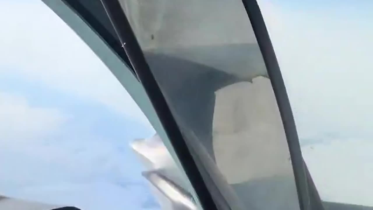 F-35 and Su-35 over Alaska: Close encounter between fifth and fourth generation