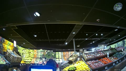 Krämarens Galleria och in på Ica. Örebro 20 Nov. 2025