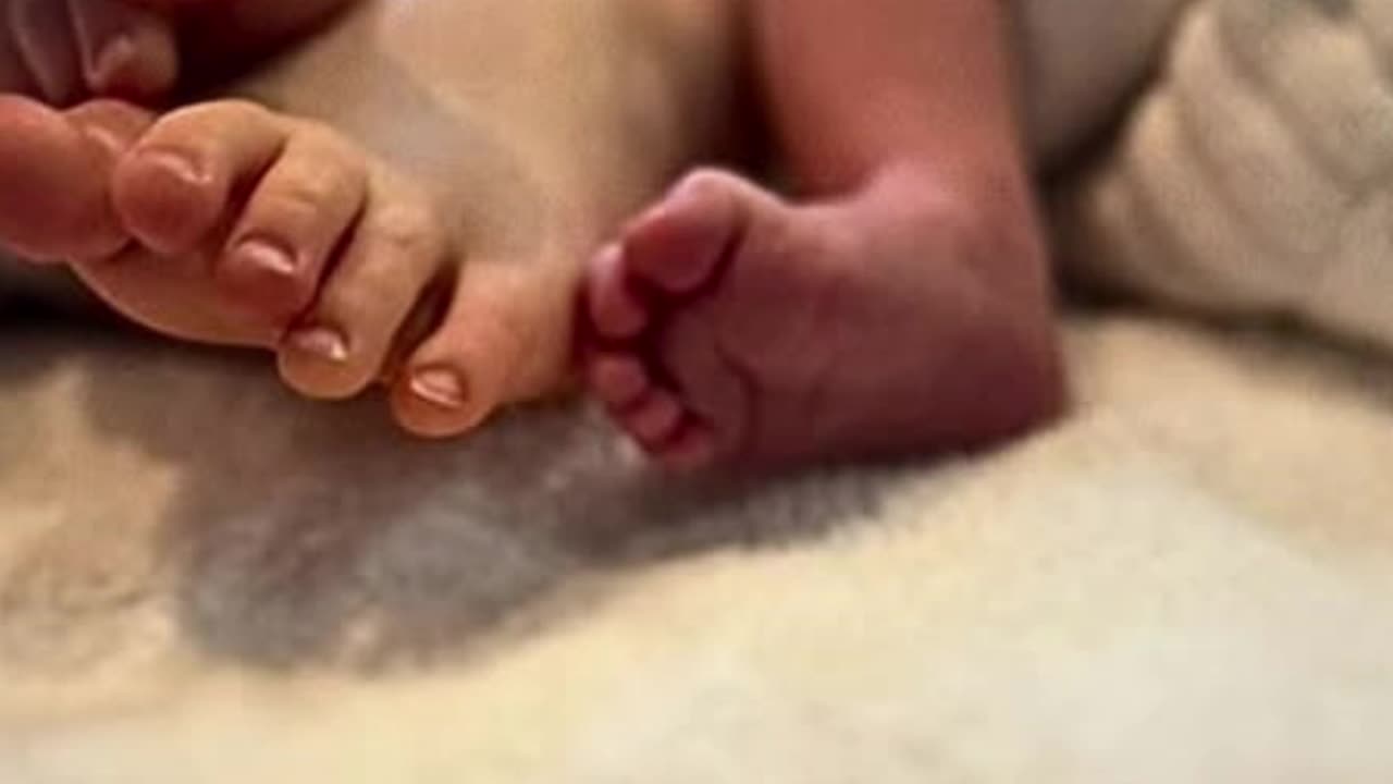 Amber Heard Welcomes Twins Agnes & Ocean After Fertility Struggles 💖👶 - WorldEye