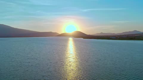 RELAX WITH THE FEEL OF BEACHES AND SUNSETS.